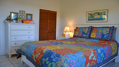 Island-Breeze-Bedroom-Queen-tmb